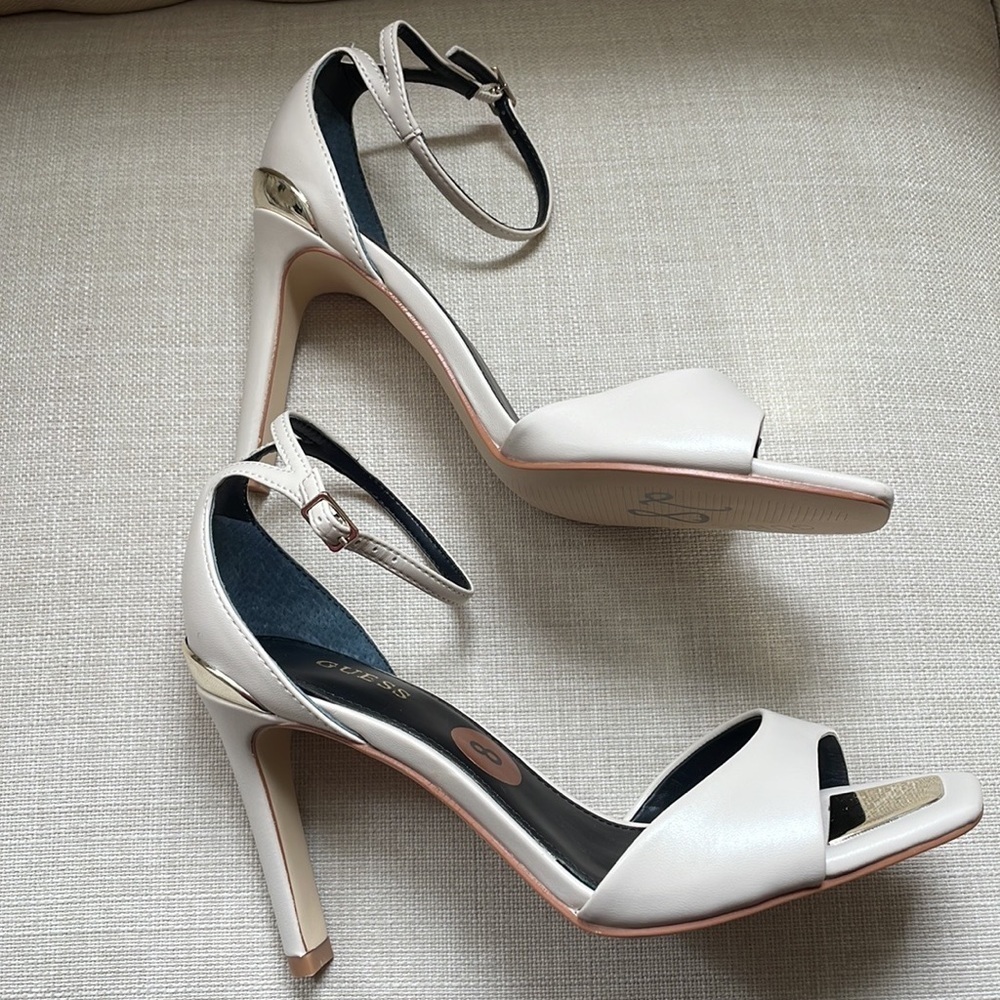 GUESS Women's Divine Heeled Ankle Strap Sandal Ivory 8